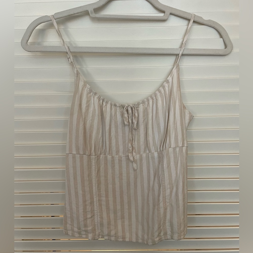 Womens tank. Tan and white. Linen. Abercrombie.